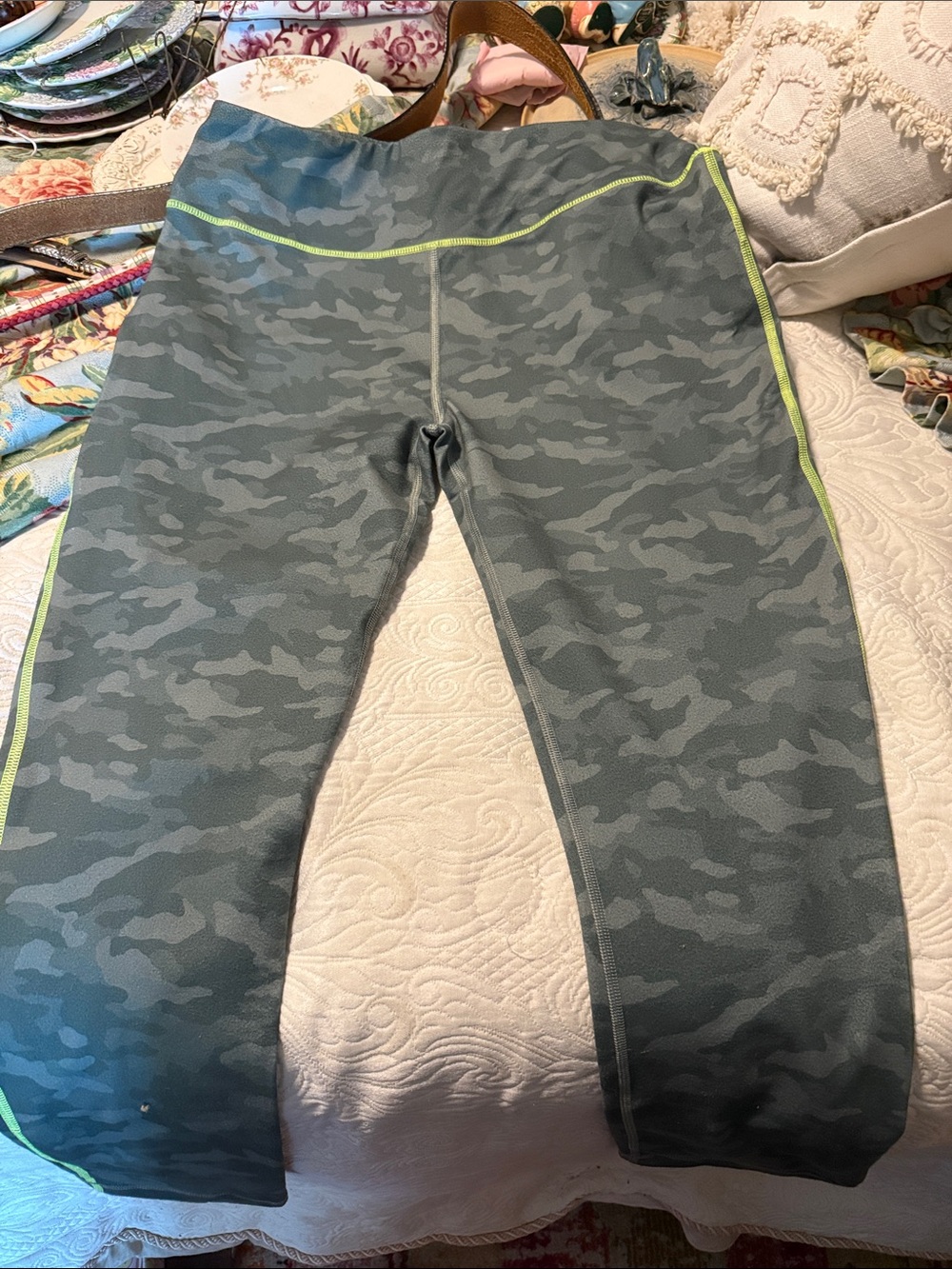 Vineyard Vines Gray Camo Leggings with Neon Green Trim